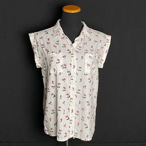 Velvet Heart Linen blend Top with cherry print Like New